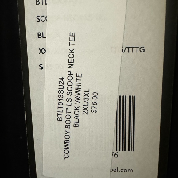 NWT Brunette the label “Cowboy boot” Scoop neck tee - Picture 4 of 4